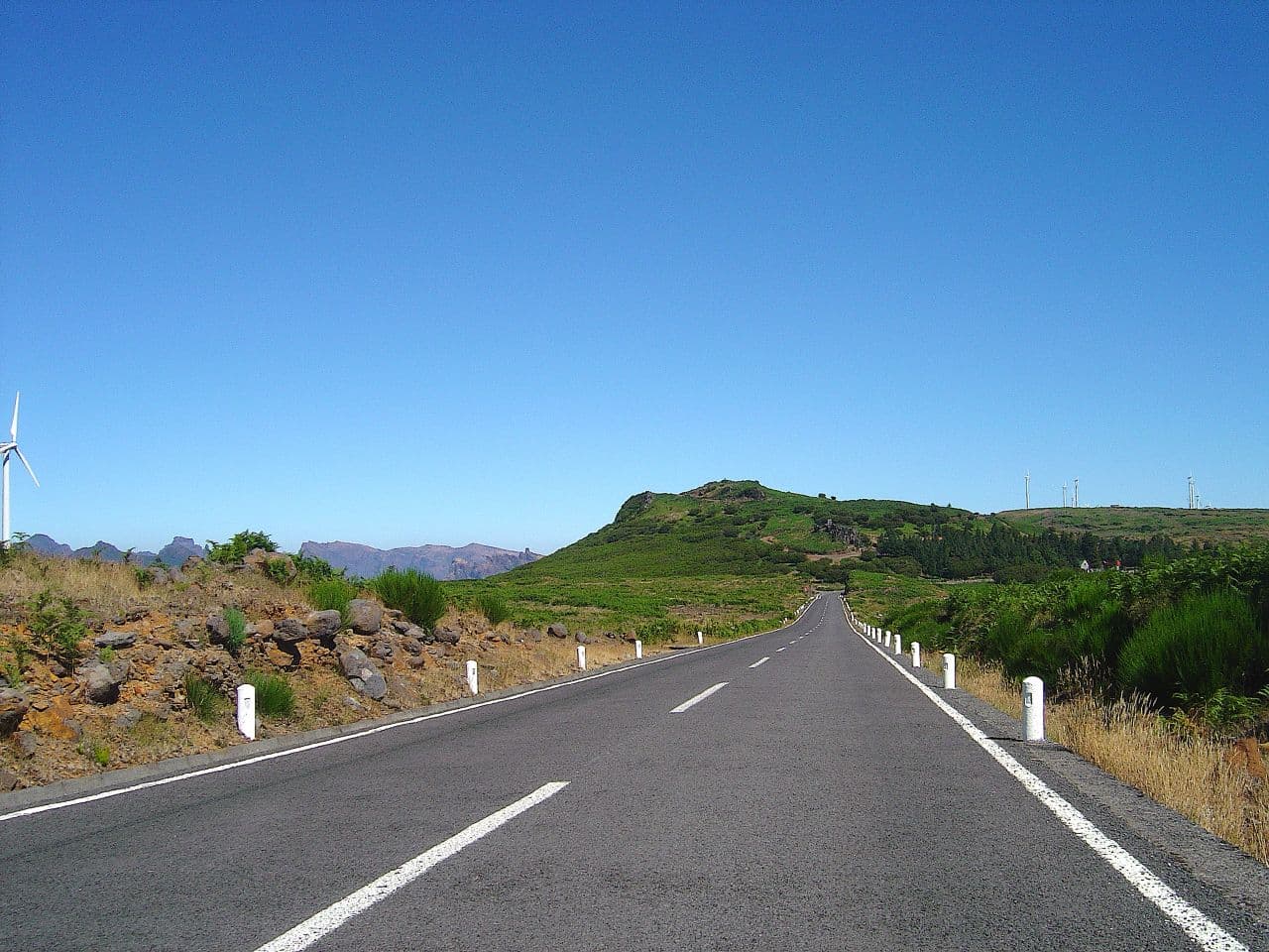 Bica da Cana above Ponta do Sol — photo by Vitor Oliveira from Torres Vedras, PORTUGAL, CC BY-SA 2.0, via Wikimedia Commons
