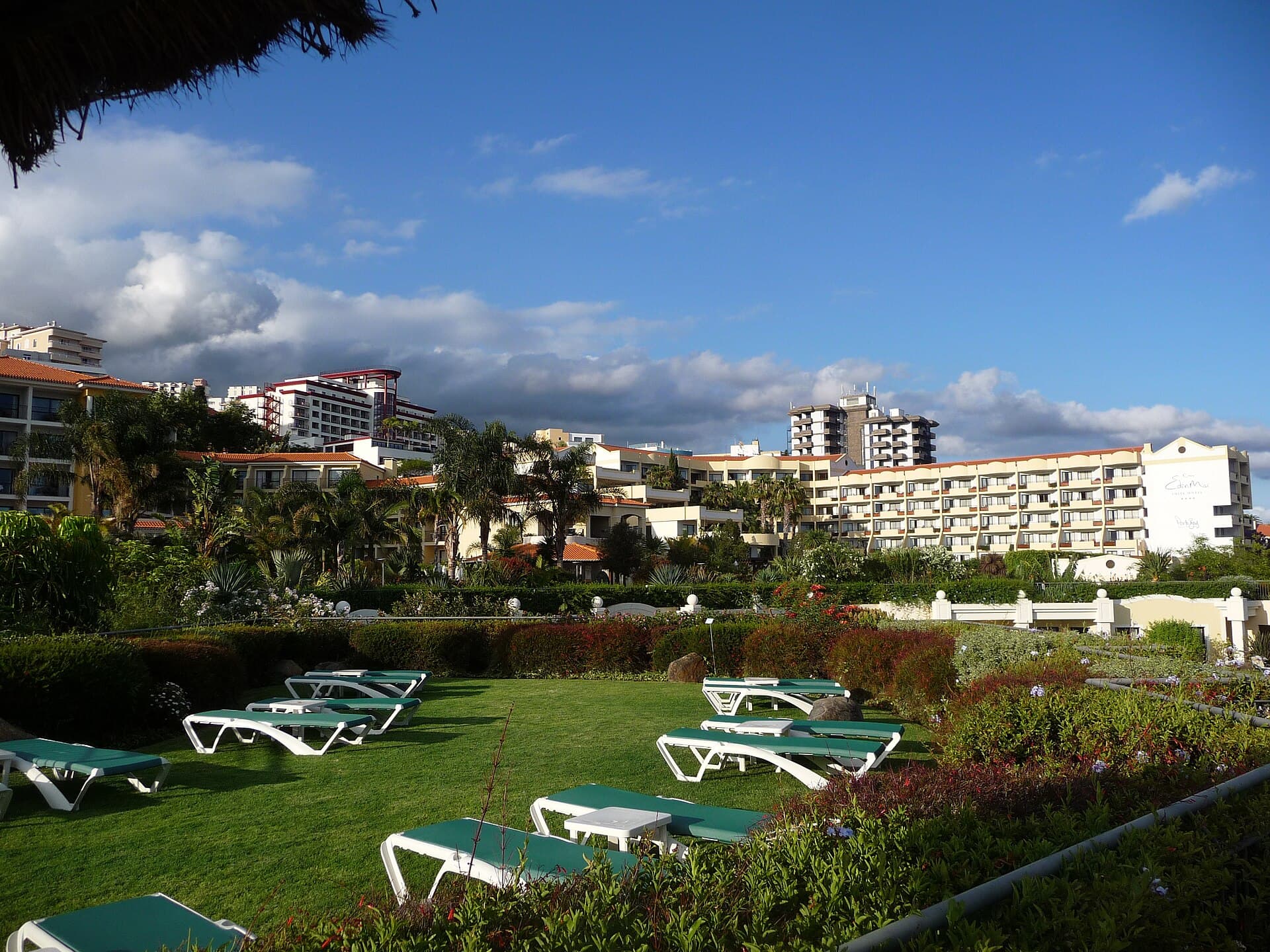 Vila Porto Mare resort (Eden Mar complex) — photo by giggel, CC BY 3.0, via Wikimedia Commons