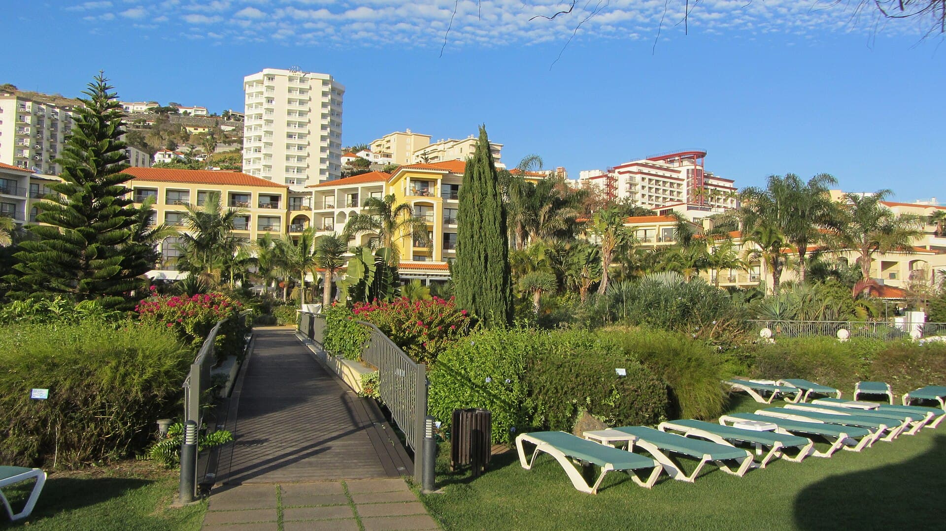 Resort gardens — photo by Stephen Colebourne, CC BY 2.0, via Wikimedia Commons