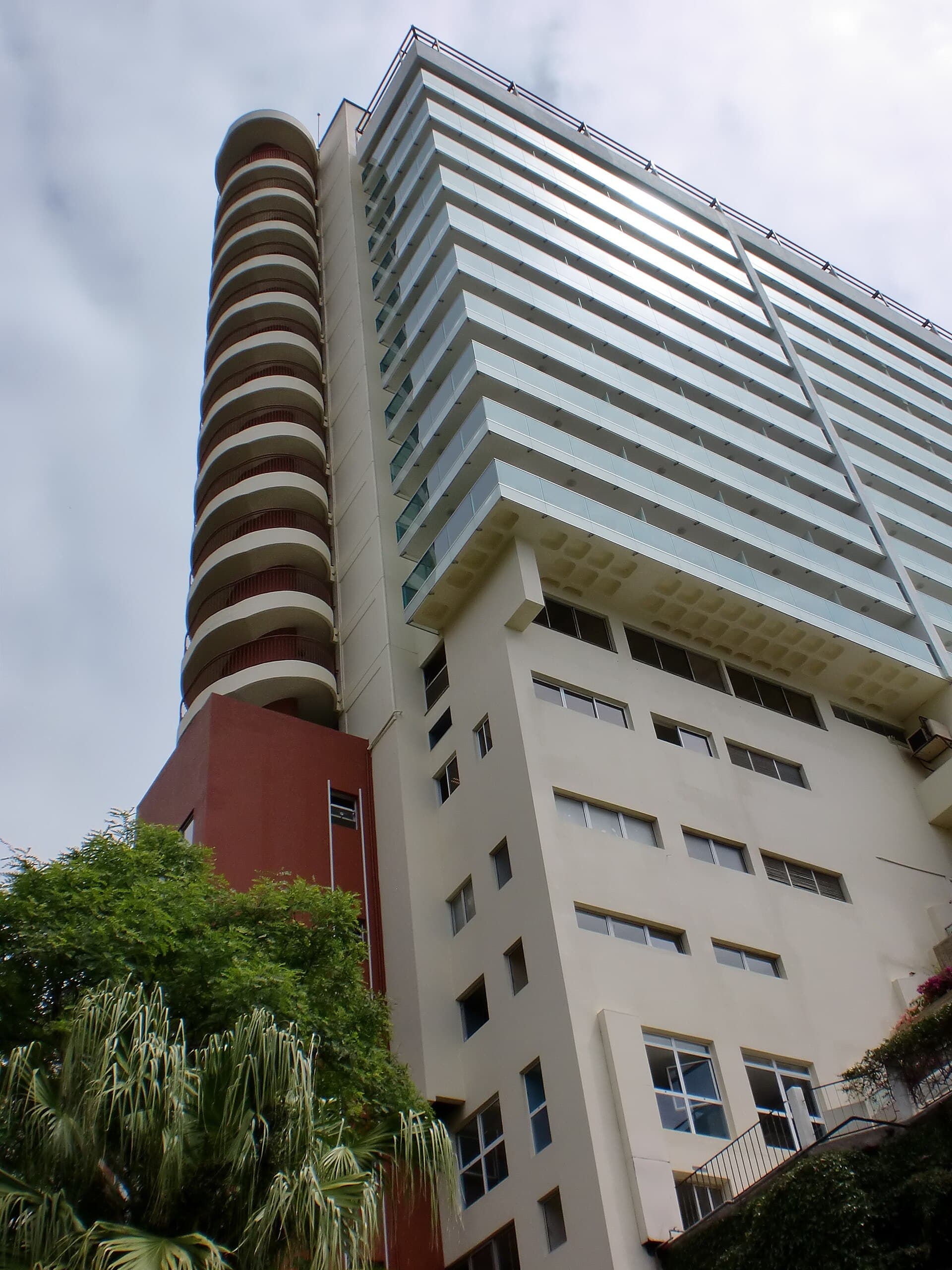 Pestana Carlton Madeira — photo by Eduarda7, CC BY-SA 2.5 pt, via Wikimedia Commons
