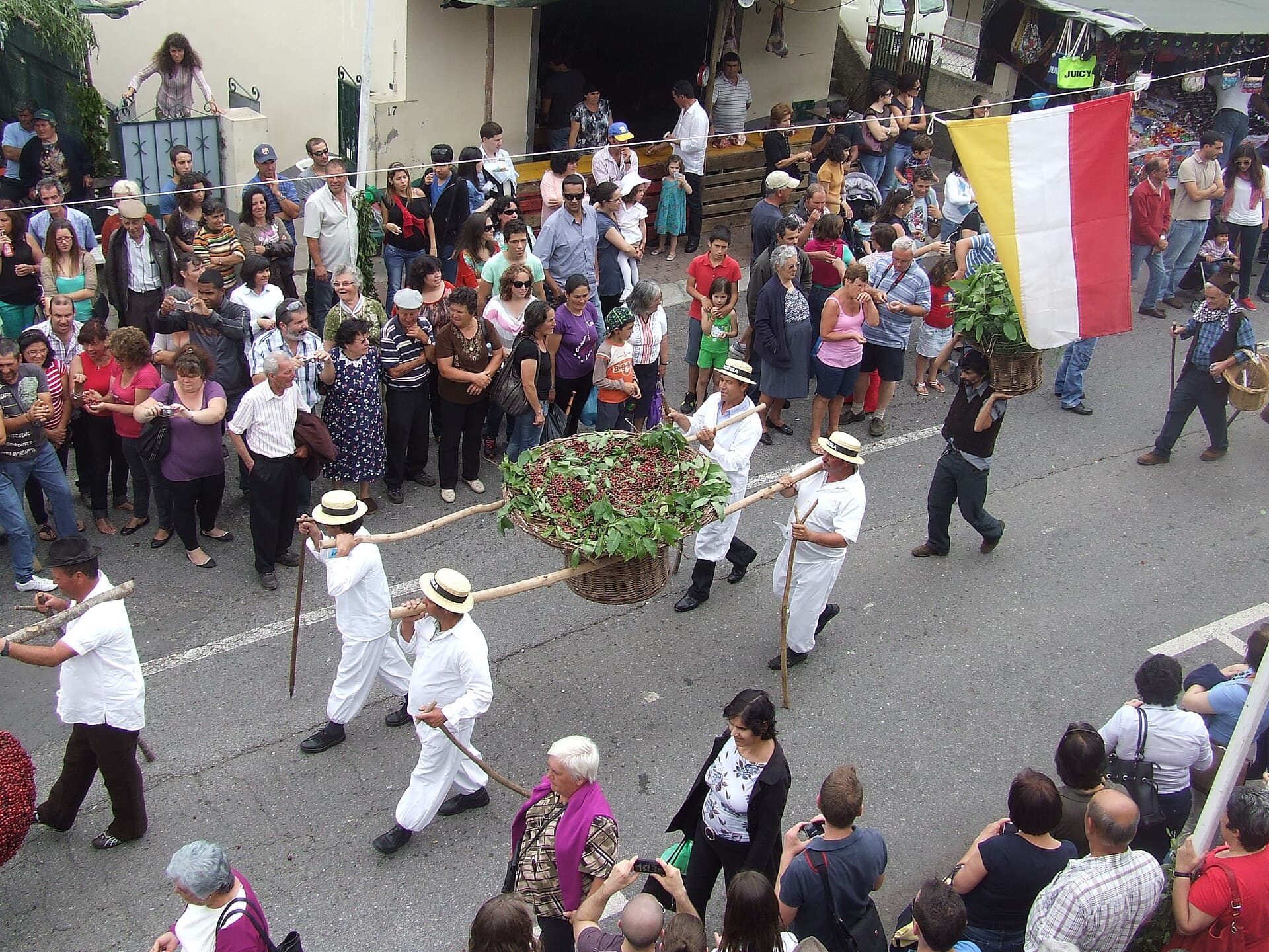 Cherry festival, Jardim da Serra — photo by Michael Gaylard from Horsham, UK, CC BY 2.0, via Wikimedia Commons