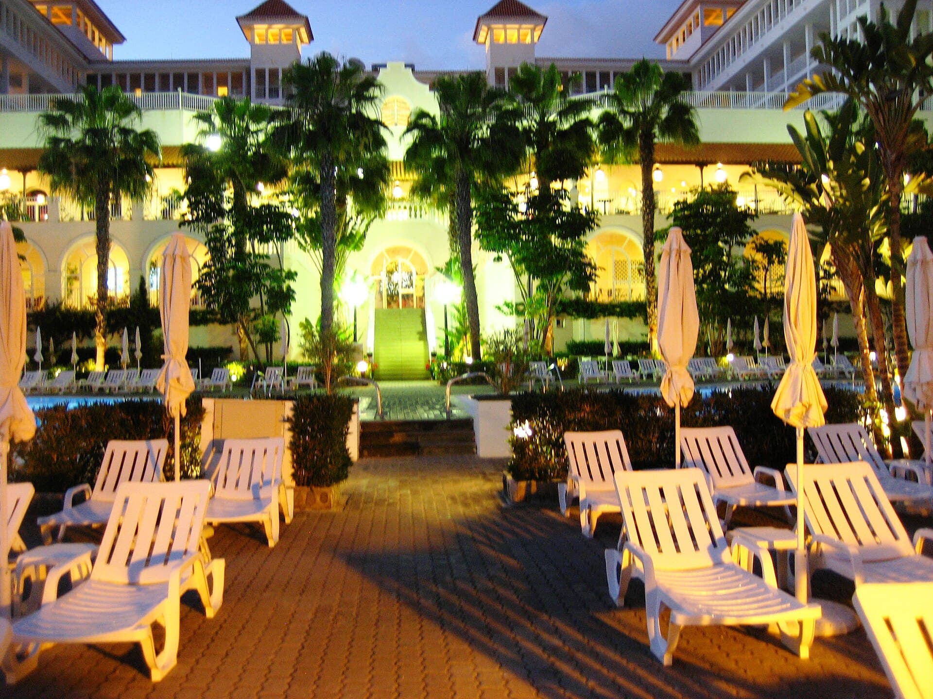 Riu Palace Madeira — photo by C.Steuter, CC BY-SA 3.0, via Wikimedia Commons