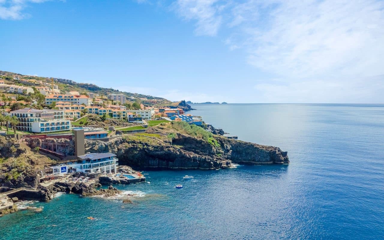 Galomar Resort — aerial view of the resort and Lido Galomar — official photo, https://www.galoresort.com/Sentido-Hotel-Galomar/