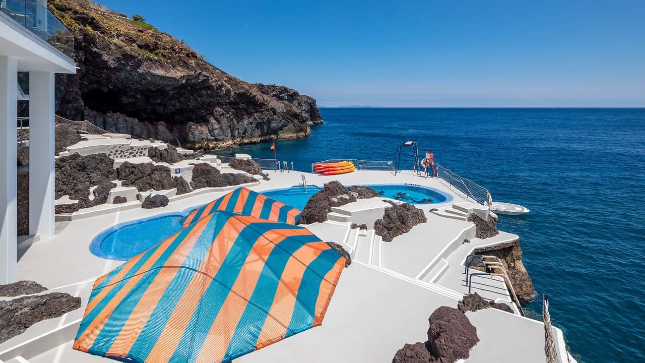 Galomar Resort — volcanic bathing platform, direct Atlantic access — official photo, https://www.galoresort.com/Sentido-Hotel-Galomar/