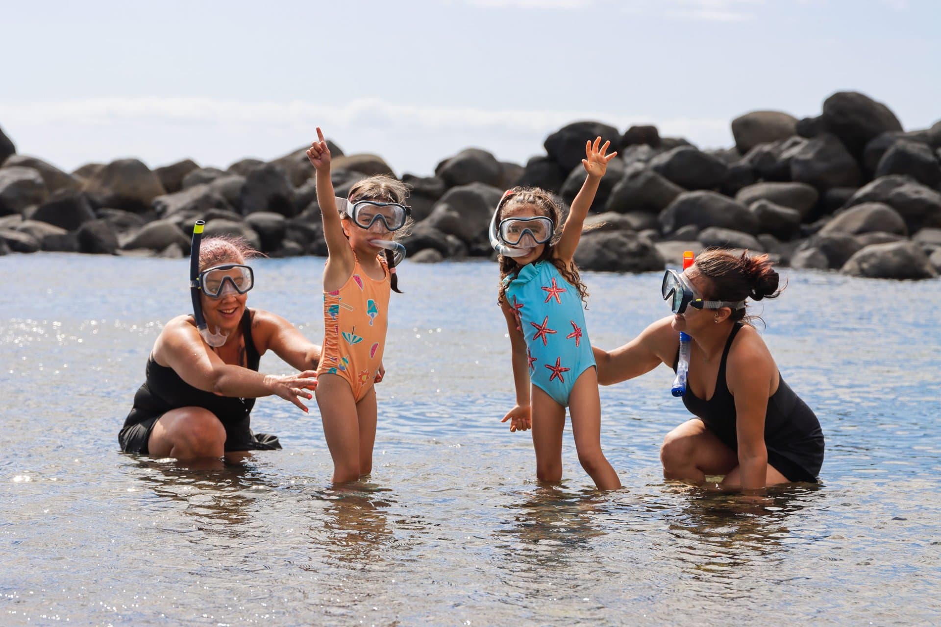 Oasis Caniço — snorkelling at Reis Magos beach — official photo, https://www.theviewshotels.pt/en/oasis/